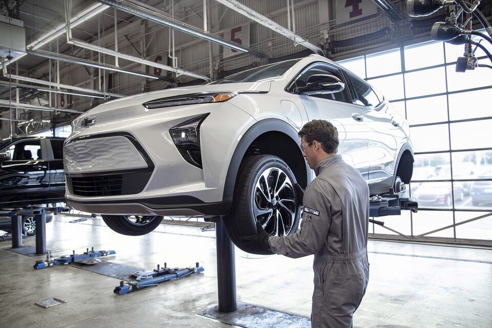 Use our Tire Finder Tool and get a Certified Service technician to change the tire of your vehicle