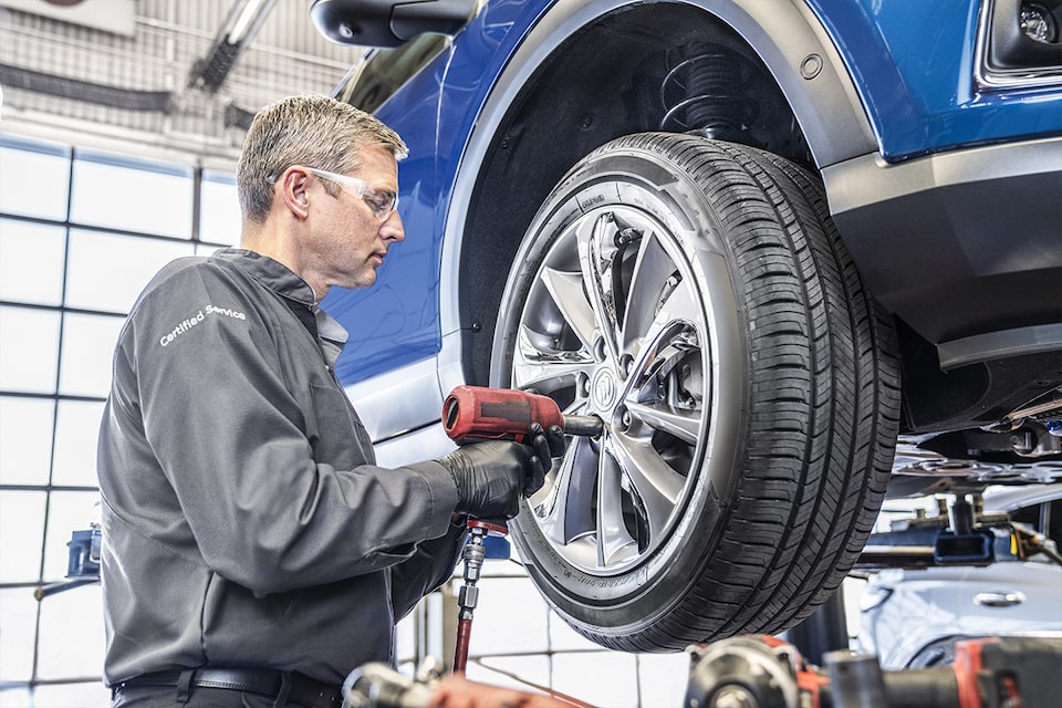 Service de changement des pneus d'auto au Québec