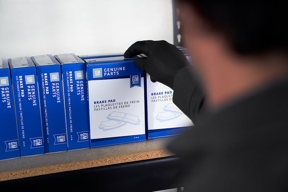 Une inspection sans frais de vos freins et jusqu’à 120 $ de rabais instantanés sur les plaquettes et disques d’origine GM ou jusqu’à 60 $ de rabais instantanés sur les plaquettes et disques ACDelco